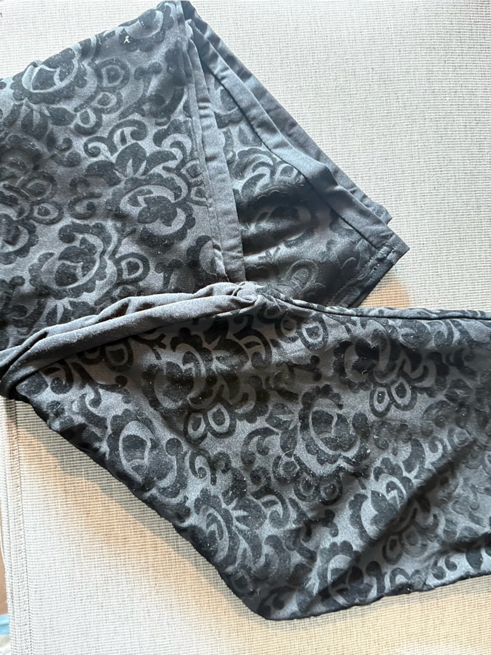 ASSORTED WOMENS LEGGINGS!